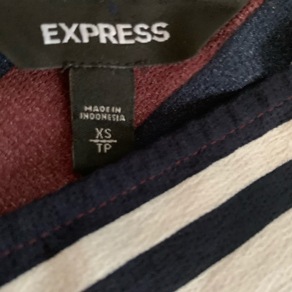 Express Top - Picture 3 of 3